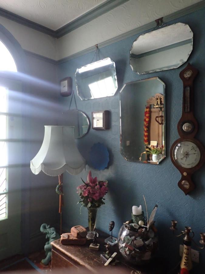 קומב מרטין Newberry Beach Lodge מראה חיצוני תמונה