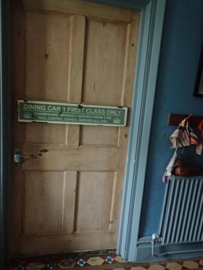 קומב מרטין Newberry Beach Lodge מראה חיצוני תמונה